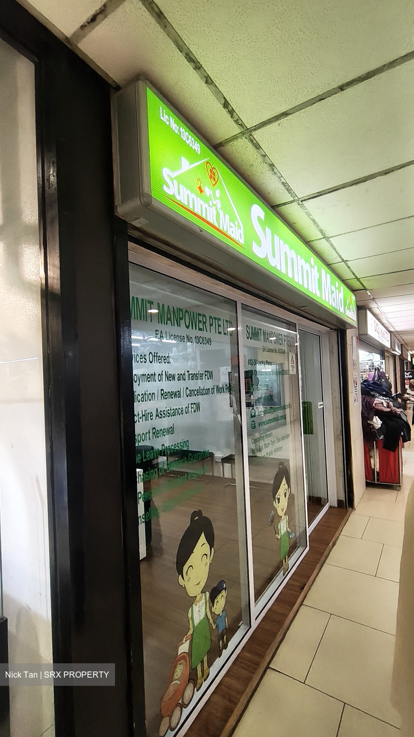 Lucky Plaza (D9), Retail #538918431